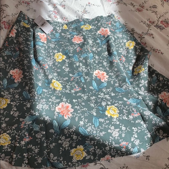 Floral skirt - Picture 4 of 4